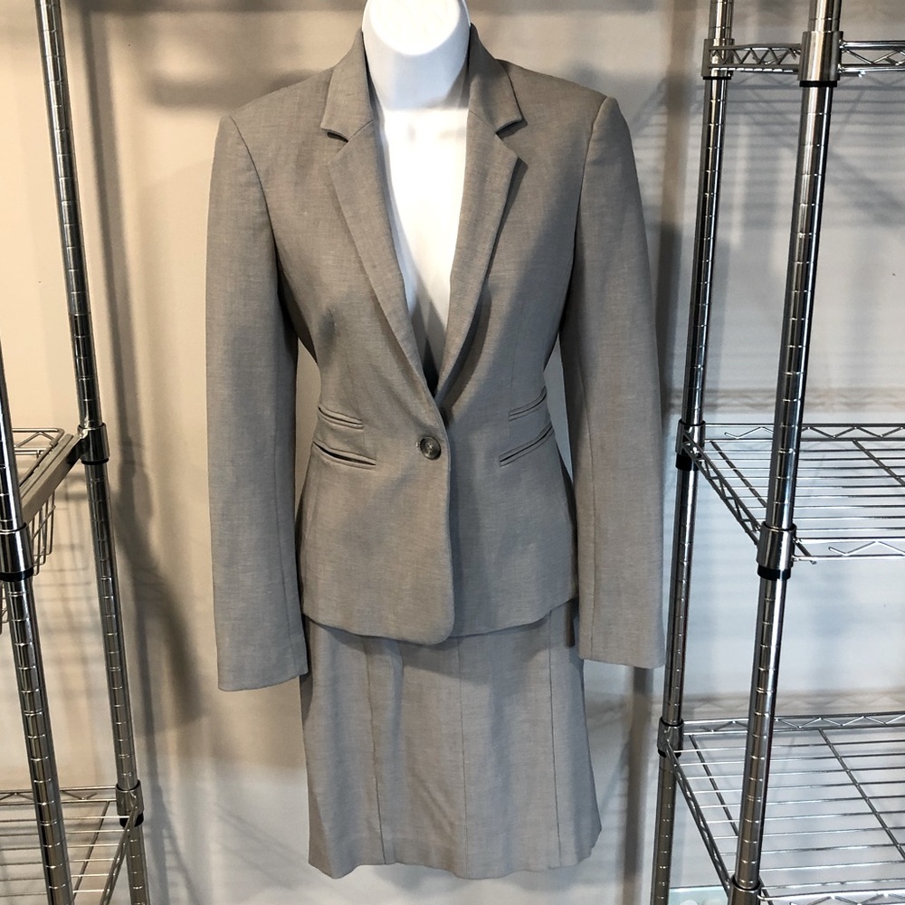 Women’s Gray Skirt Suit